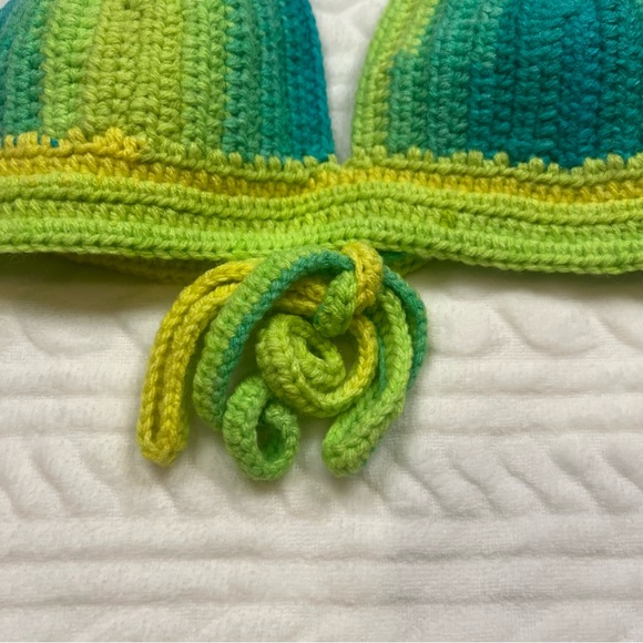 ❄️ Handmade Womans Crochet Bikini Top - Picture 5 of 10